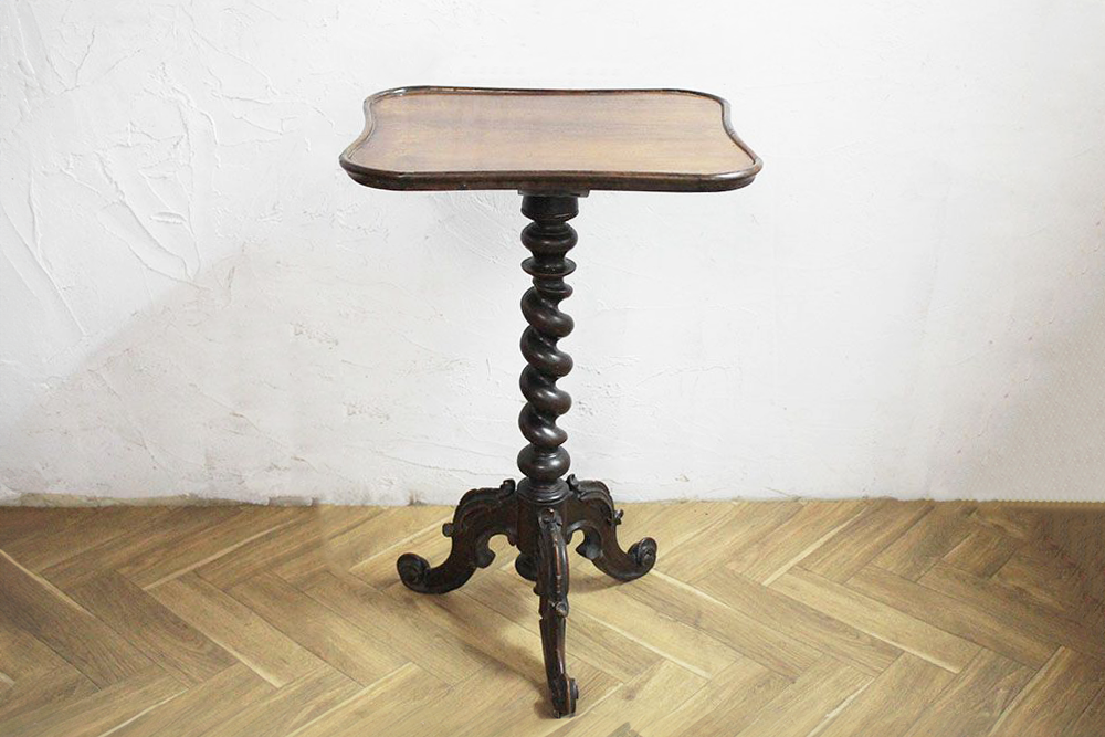 サイド・オケージョナルテーブル