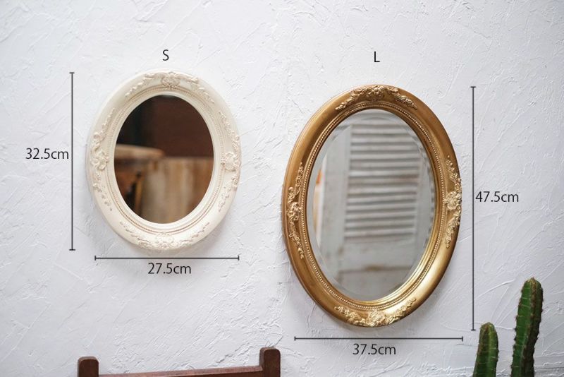 白い壁掛け鏡