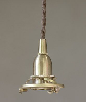 真鍮製の灯具