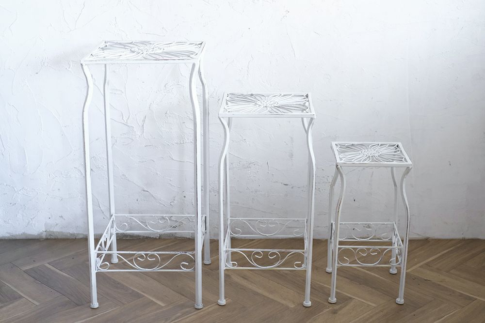 ちいさなアンティーク調コンソール