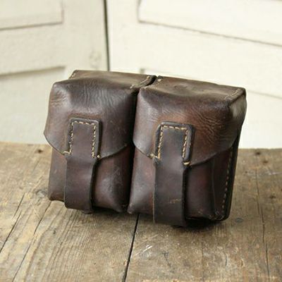 ビンテージの革製マガジンポーチ