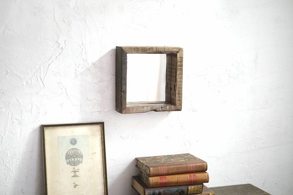 古材フレームの壁掛けミラー　小さな壁掛け鏡01