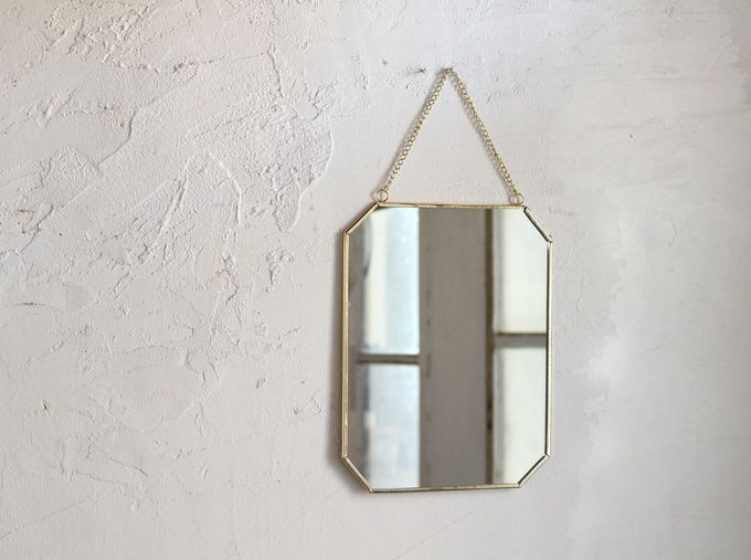 シンプルな四角い壁掛けミラー