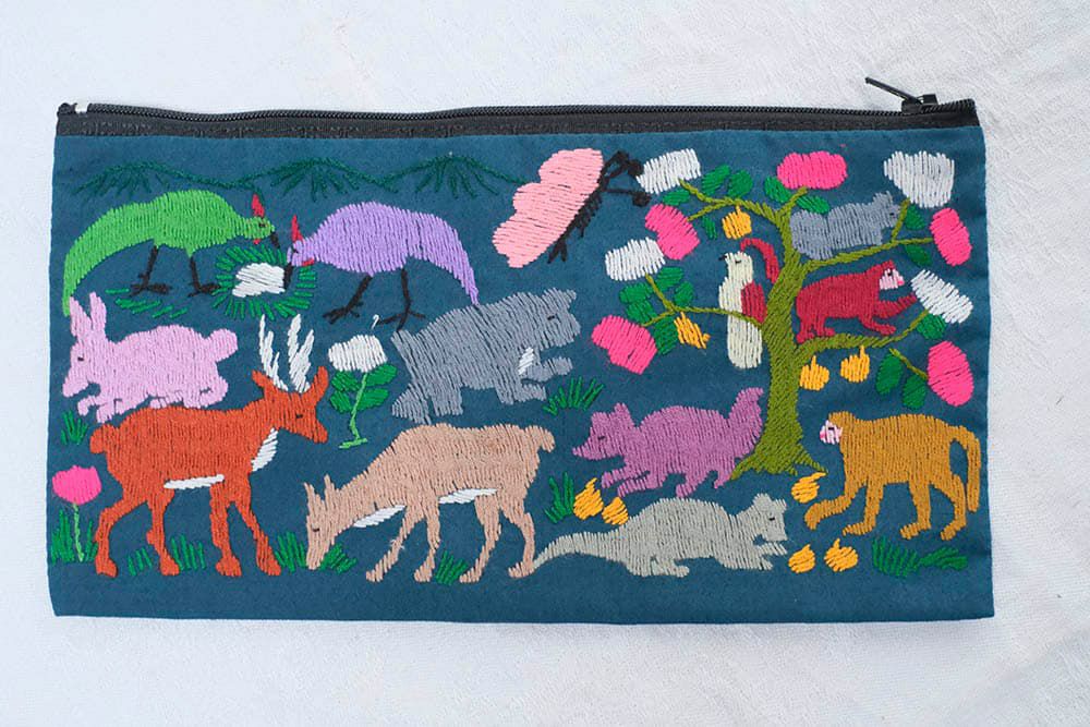 ラオス手刺繍ポーチ(森の動物・森の暮らし)Lサイズ