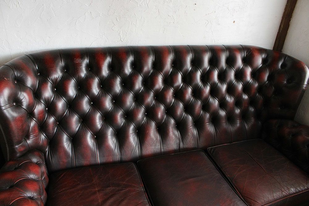 ３人掛けチェスターフィールドソファ