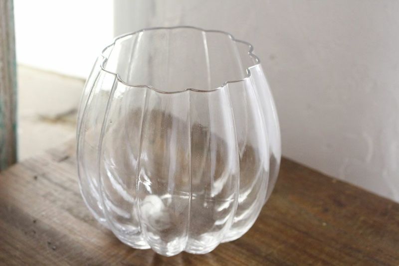 ガラスのおしゃれな花瓶