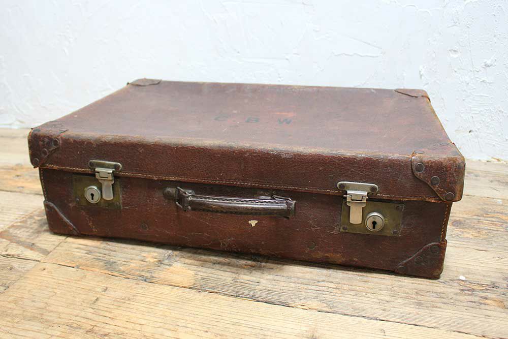 アンティーク レザースーツケース イギリス 当時の持ち主のイニシャル 