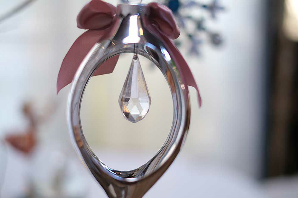 クリスマスツリー飾りつけ