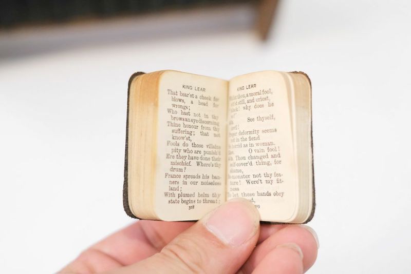 アンティーク シェイクスピアの豆本 イギリス 1930年代 小さな古書