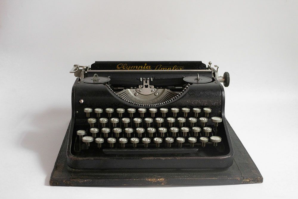 オリンピア　タイプライター　ドイツ製　ビンテージ　アンティーク