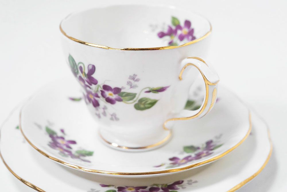 ヴィンテージ DUCHESSティーカップトリオ