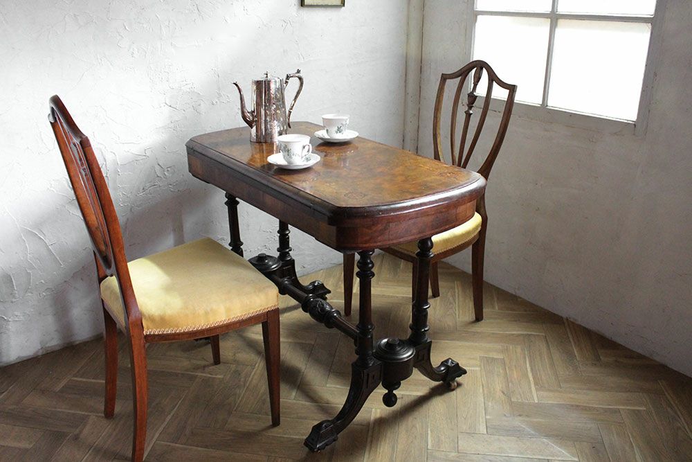 イギリスヴィンテージ家具 ヴィクトリアンホールテーブル 猫脚 木製
