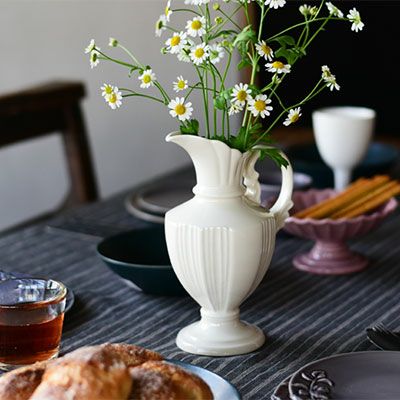 優美なデザインの食器