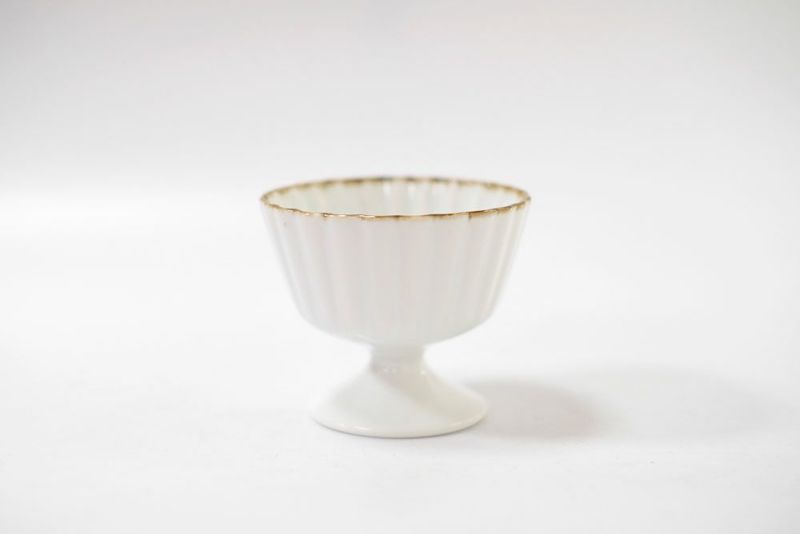 臼杵焼　ホワイトフリル　デザイン　デザート　サンデーカップ Frill-デザートカップ(オフホワイト) | wakana sawada GLASSWARE