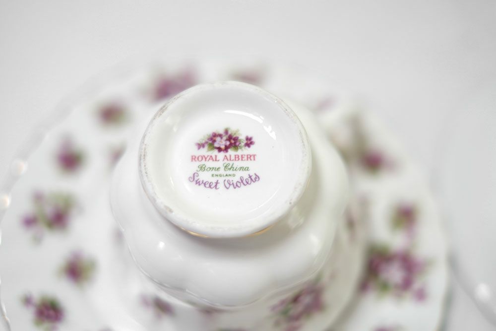 ヴィンテージRoyal Albert・ティーカップトリオSweet Violets
