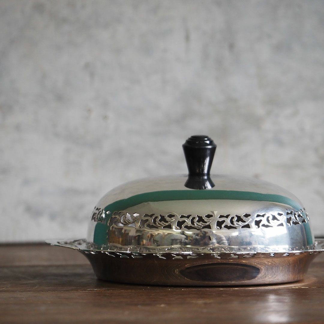 蓋付きのビンテージバターケース