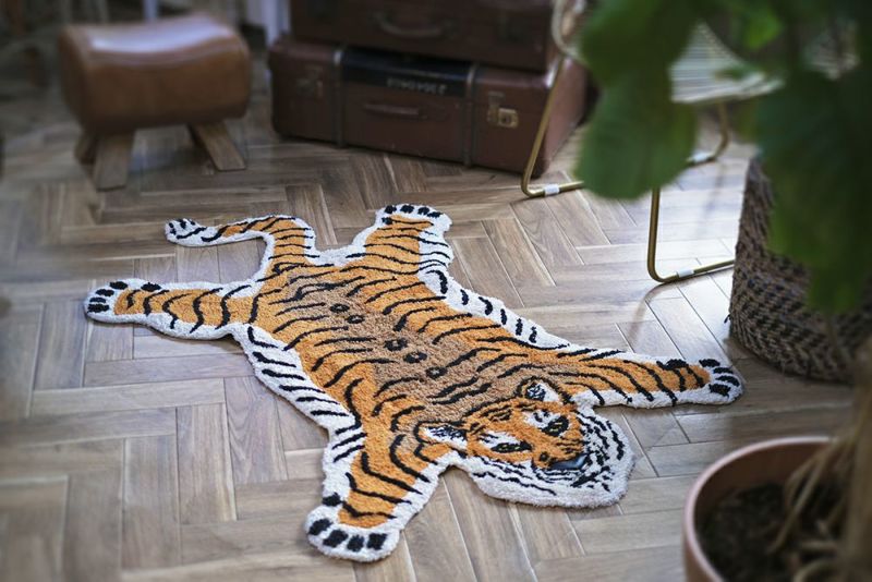 虎の手織りマット