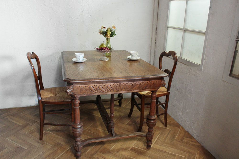 アンティークテーブル　アンリ２世様式