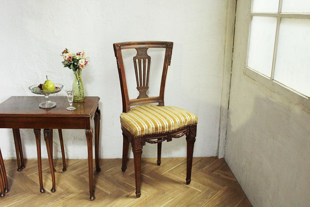 アンティークチェア/ルイ１６世様式 フランス カービングの素敵な椅子