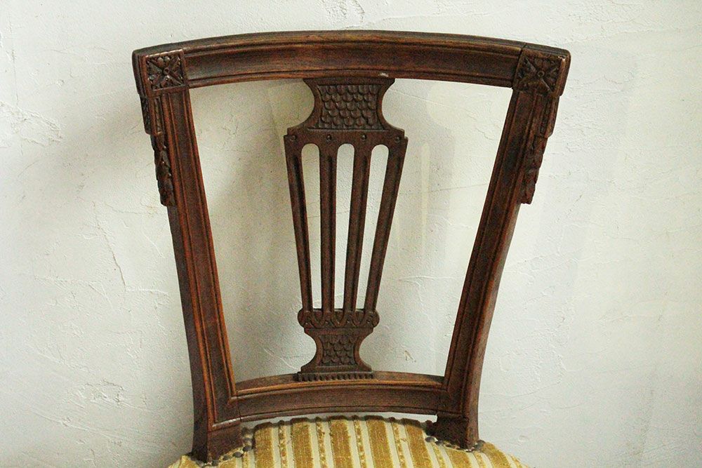 アンティークチェア/ルイ１６世様式 フランス カービングの素敵な椅子 