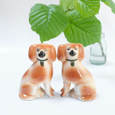 バセッドハウンド お座り ドッグオブジェ 犬の置物 陶器製○E055C712