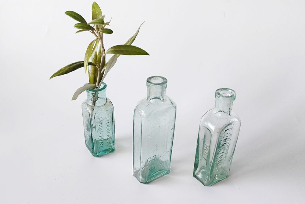 アンティーク メディシンボトル 古い薬瓶 ガラスボトルの通販 