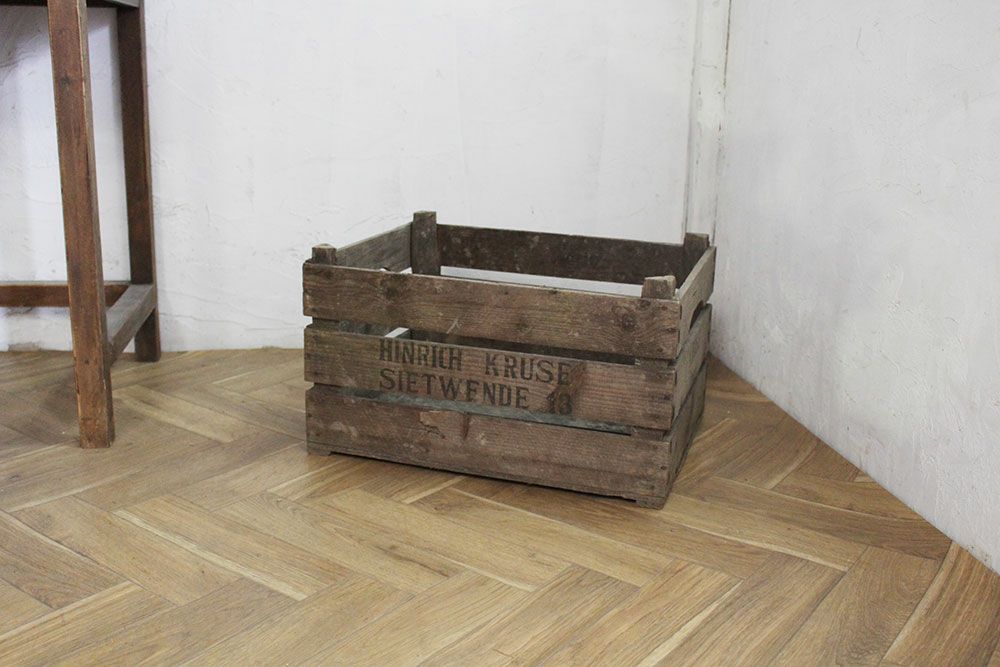 ドイツの農園で使われていたアンティークウッドボックス