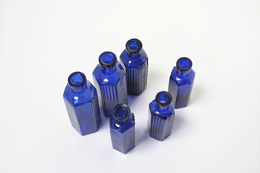 アンティーク薬瓶/ポイズンボトル コバルトブルーの薬品小瓶の通販