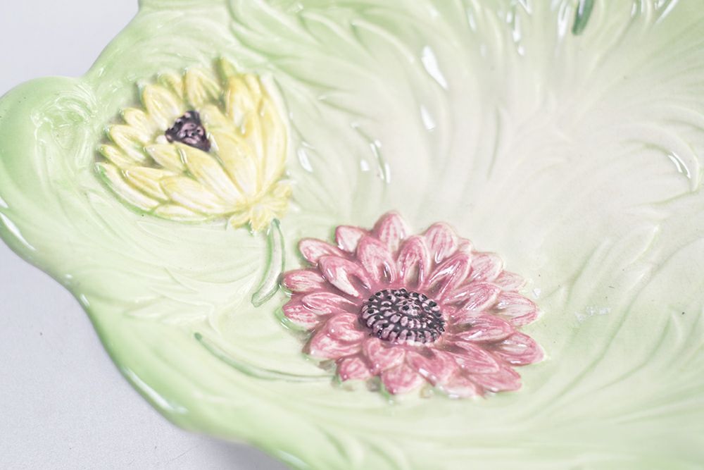 ヴィンテージ皿の花の装飾