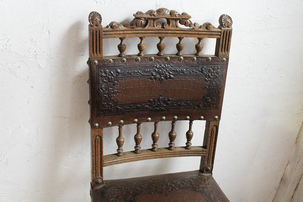 アンティークチェア フランス製 アンリ２世様式 19世紀末に作られた革張りの椅子