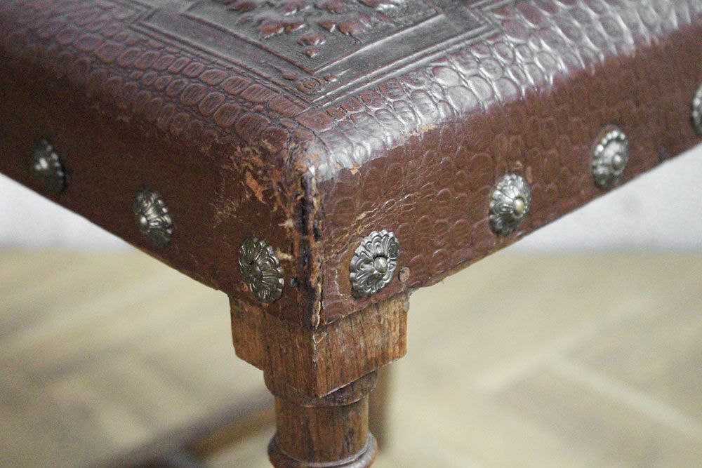 アンティークチェア フランス製 アンリ２世様式 19世紀末に作られた革 
