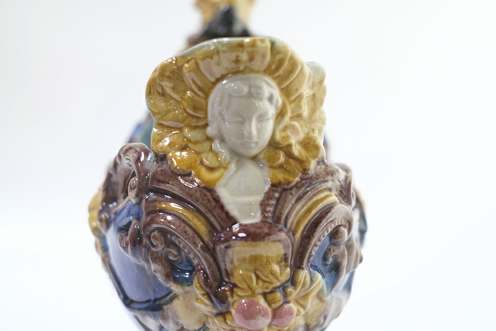 アンティーク バルボディーヌの花瓶の天使