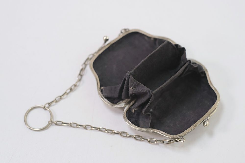 アンティーク小さな銀の財布バッグ型内部