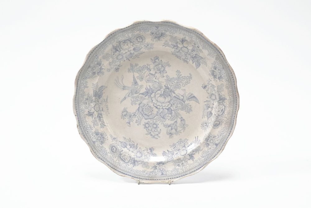 オリエンタルデザインのアンティークディナープレート