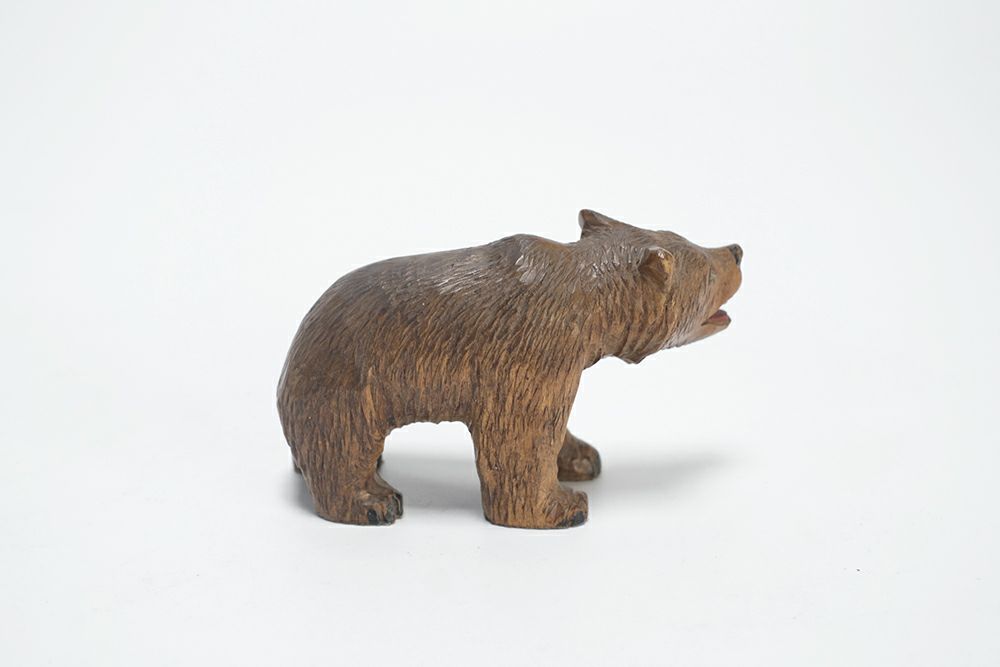 スイス製アンティーク木彫りの熊2