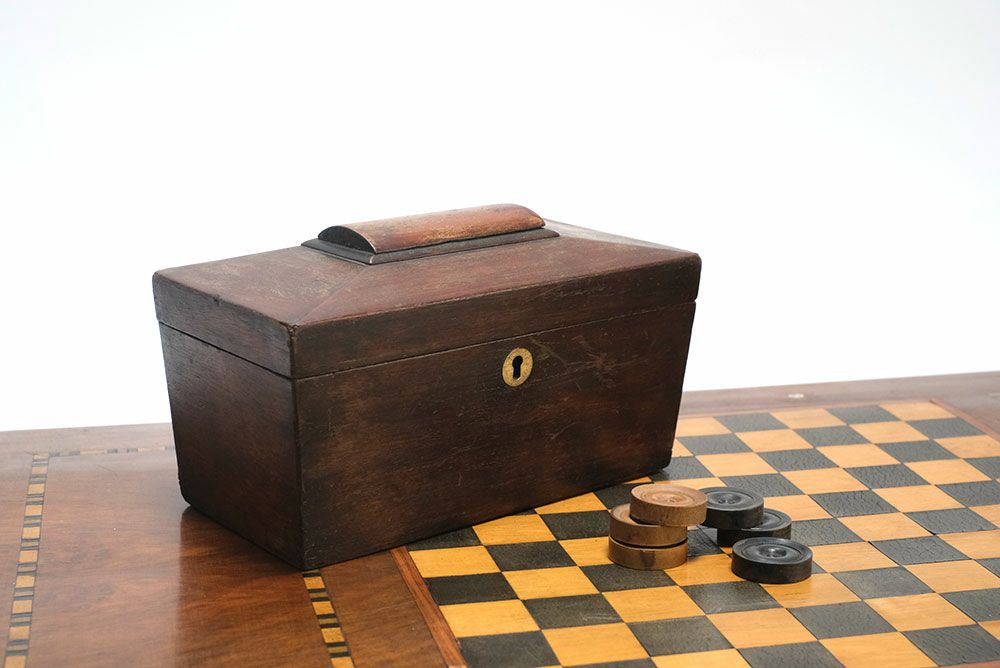 アンティーク ウッドボックス ボードゲームカロムの駒の収納 木製木箱