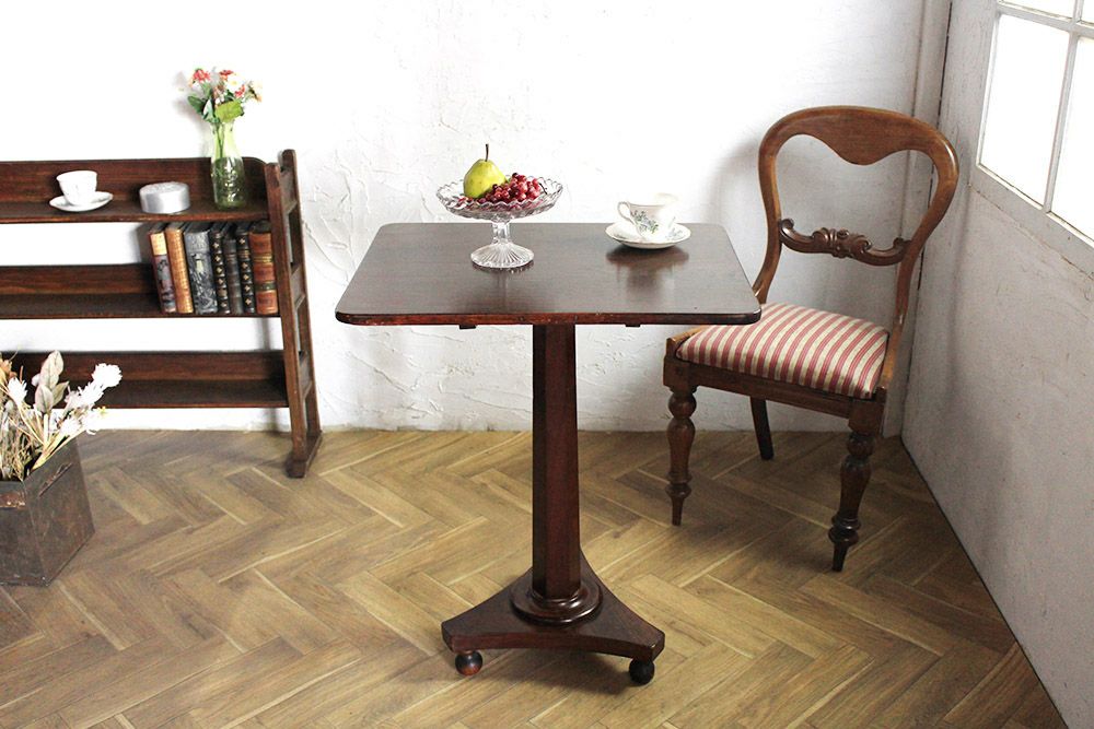 アンティーク ティルトトップテーブル イギリス こっくりとしたブラウンのサイドテーブル オケージョナルテーブル01