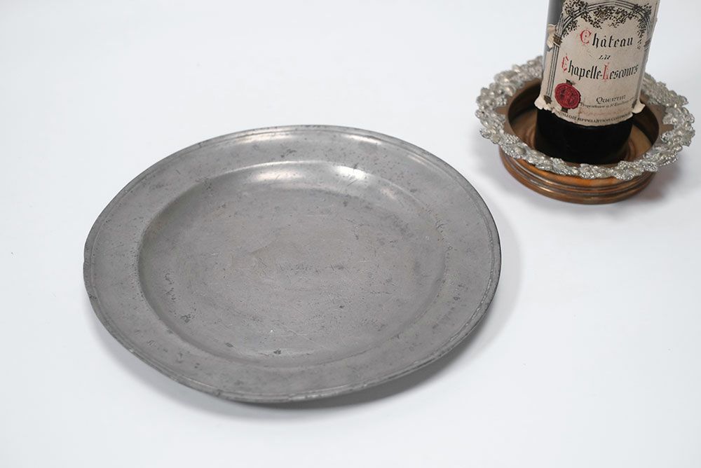 アンティークエタンプレート フランス 丸い形のフランス19世紀の錫製皿