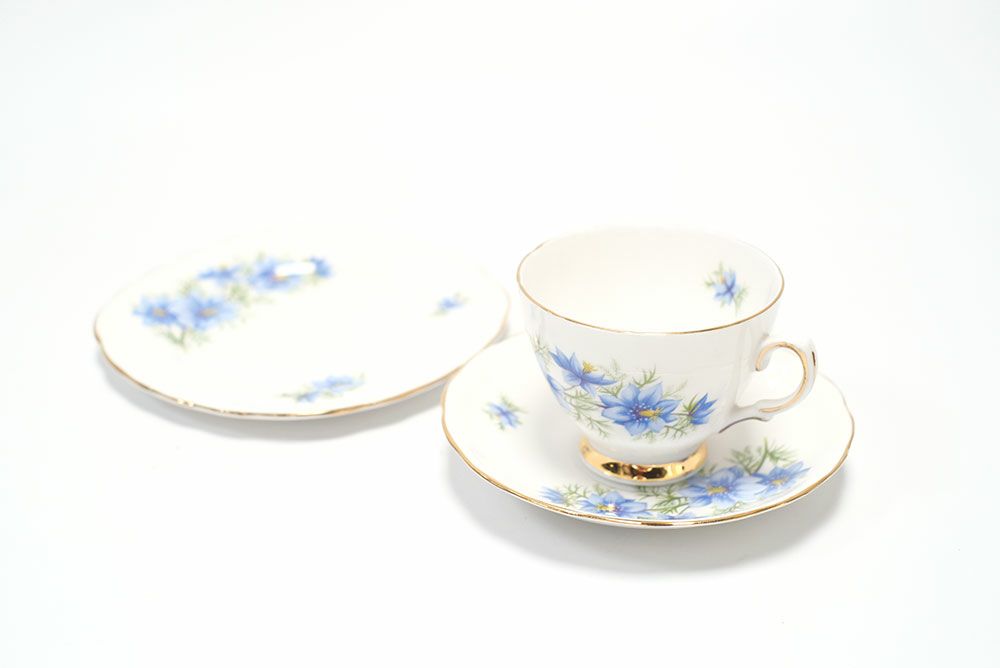 ヴィンテージ ティーカップトリオ Colclough(コルクラフ) イギリス コーンフラワー/アンティーク食器