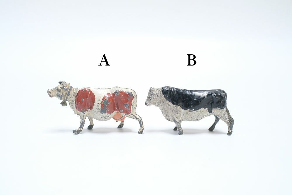 ヴィンテージ牛のオブジェ イギリス 鉄製の小さな置物