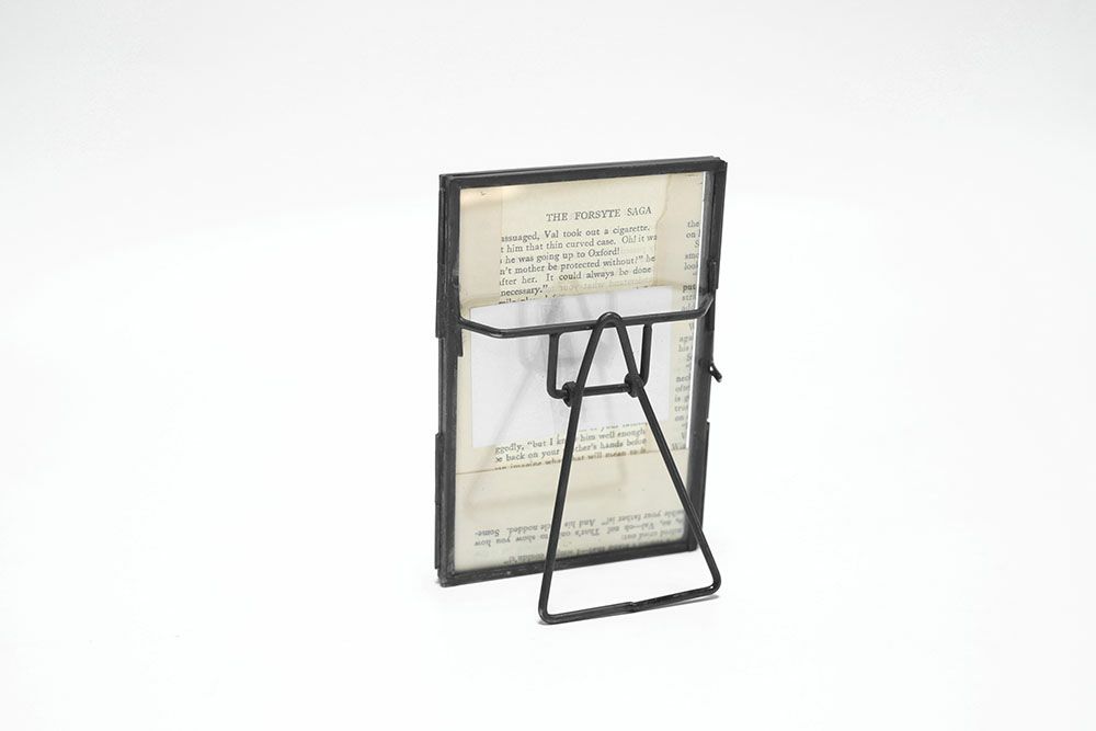 アイアンフレームとガラスの写真立て フォトフレーム