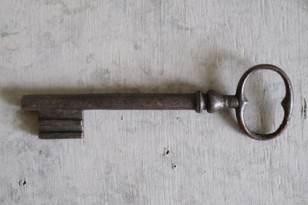 アンティークキー イギリス 鉄製の鍵5