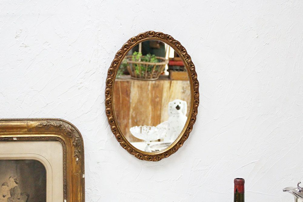 ヴィンテージ オーバルミラーゴールド イギリス ゴールドフレーム 繊細なレリーフの壁面鏡