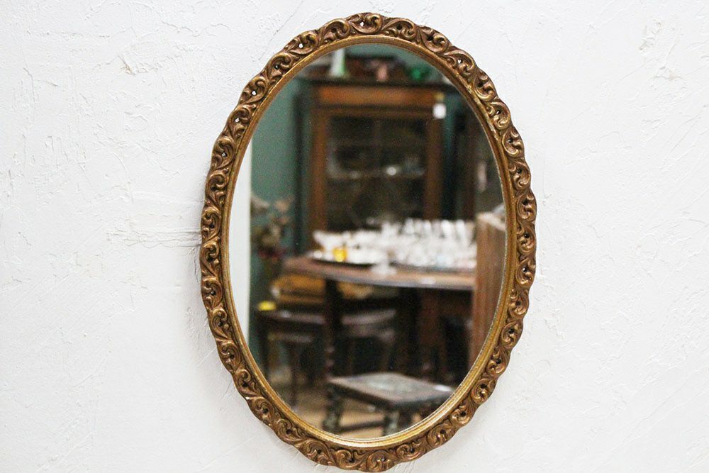 アンティーク オーバルミラーゴールド イギリス ゴールドフレーム 繊細なレリーフの壁面鏡１