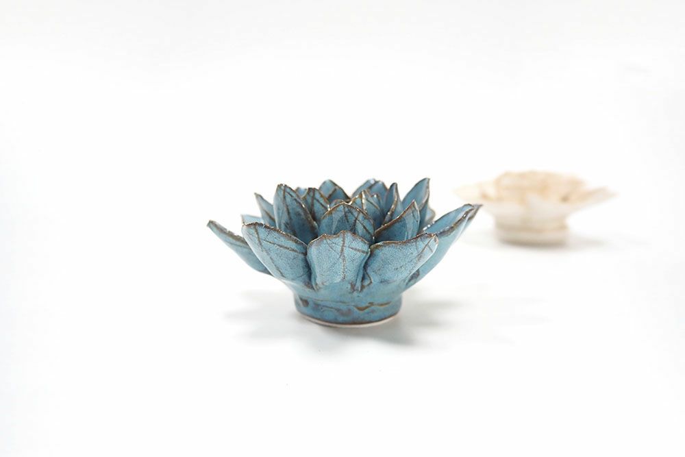 陶器のフラワーオブジェ ウォールデコ/ブルー
