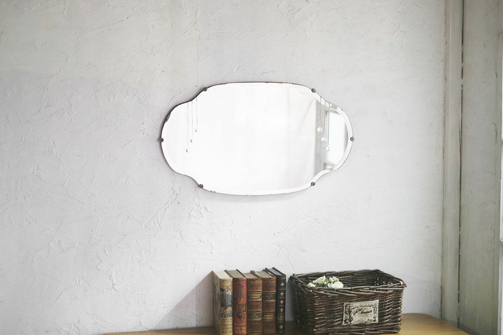 アンティーク ベベリングミラードロップ フレームのないすっきりとしたデザインの鏡