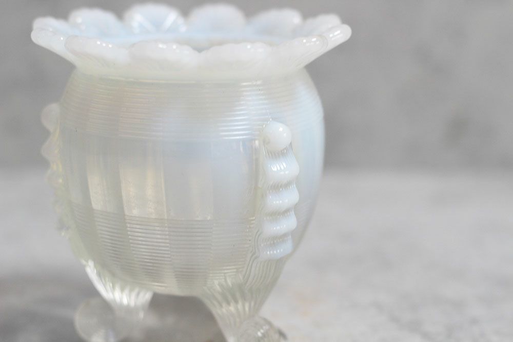 アンティークオパールセントガラスベース フランス ガラスの花瓶4