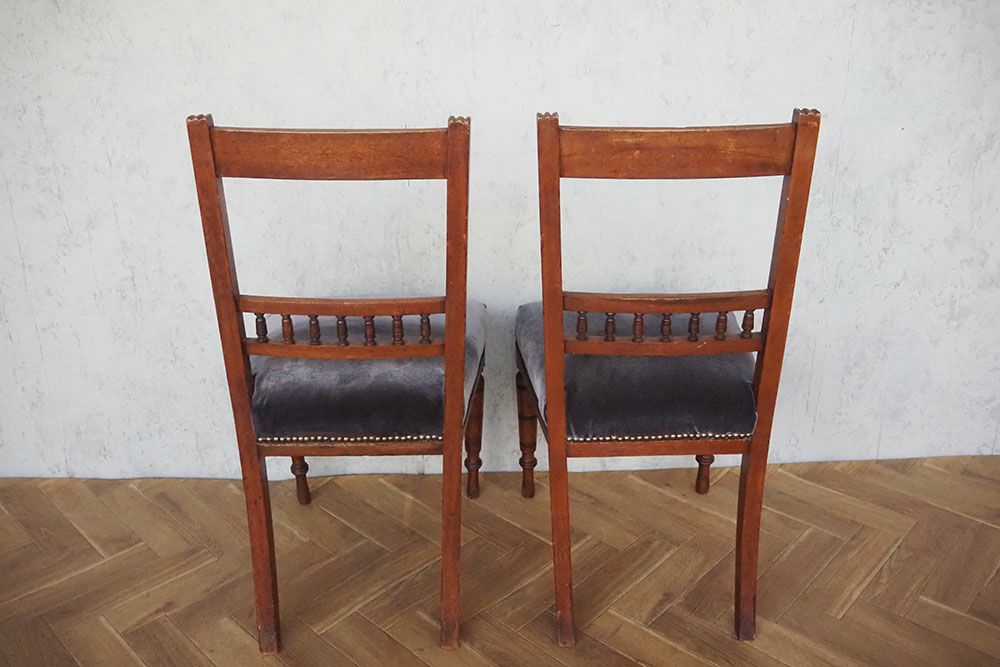 アンティークチェア マホガニー フランス バックレストの優雅な装飾の椅子