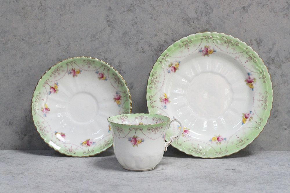 アンティークティーカップトリオ イギリス ROYAL ALBERT CROWN CHINA2