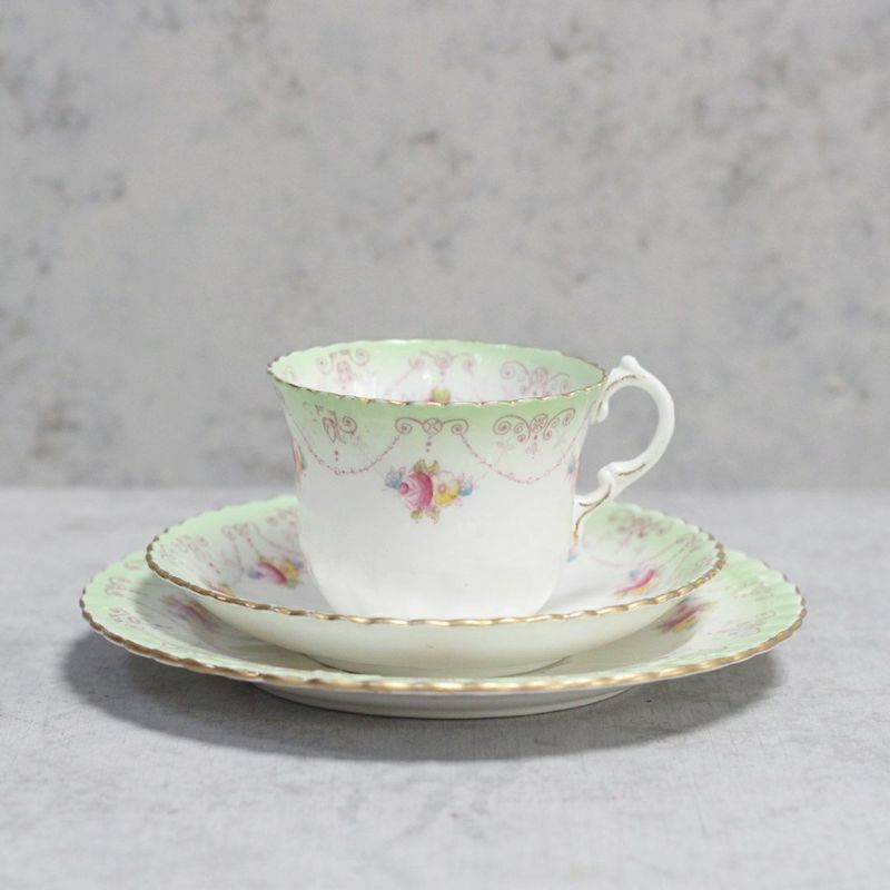 アンティークティーカップトリオ イギリス ROYAL ALBERT(ロイヤル